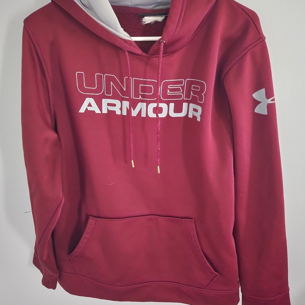 Under Armour sweatshirt